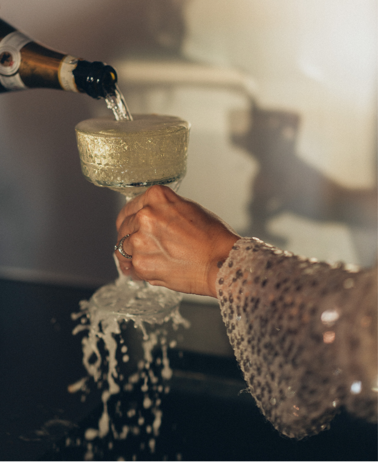 Calice champagne traboccante