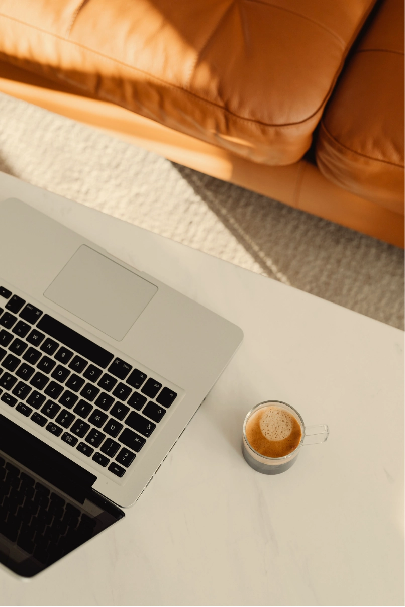 pc portatile e caffe